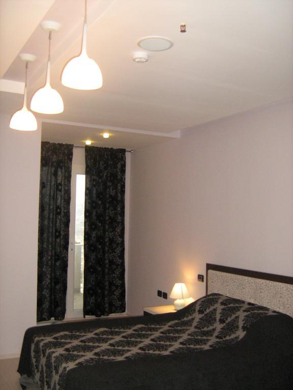 Hotel Albion Durrës Eksteriør billede