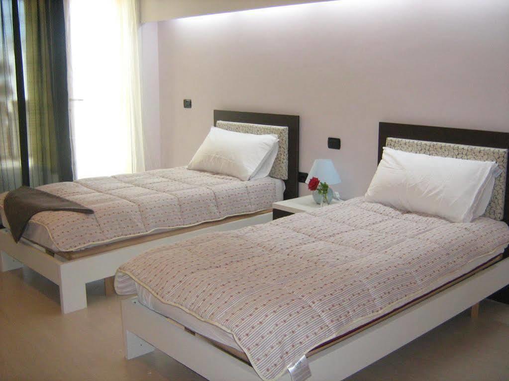 Hotel Albion Durrës Eksteriør billede