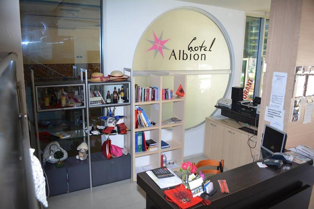 Hotel Albion Durrës Eksteriør billede