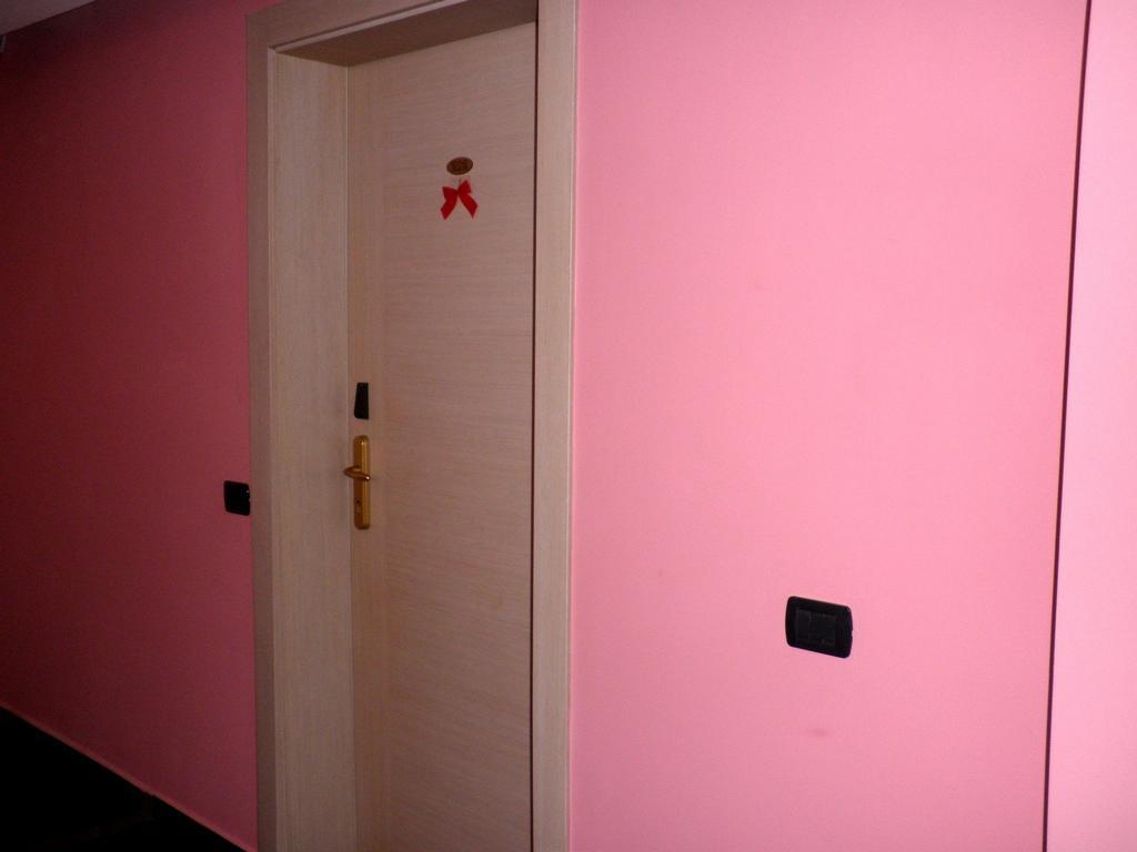 Hotel Albion Durrës Eksteriør billede